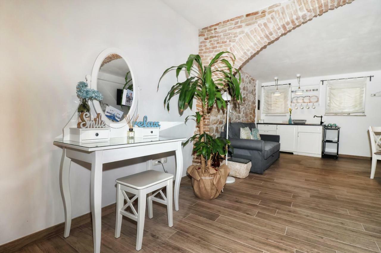 Cozy Apartment Mari Rovinj Exterior photo