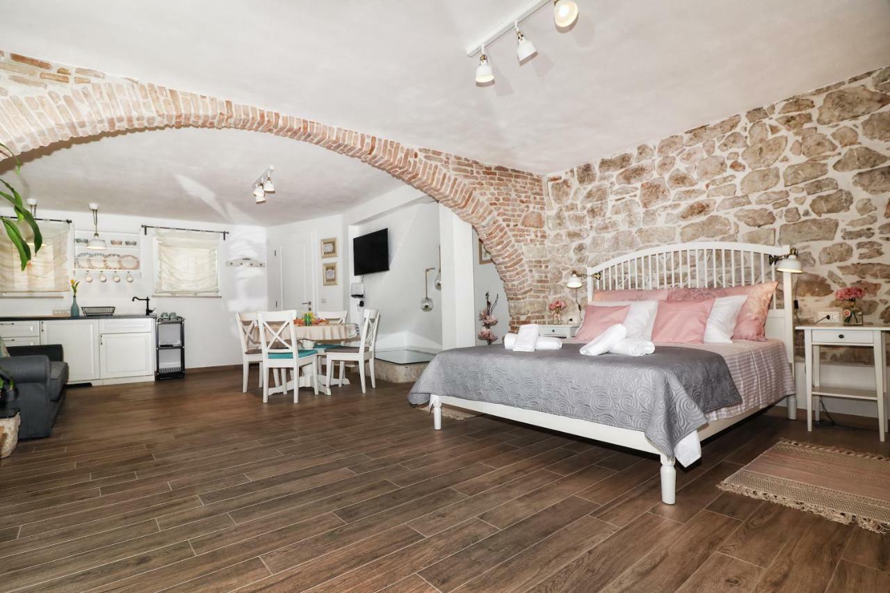 Cozy Apartment Mari Rovinj Exterior photo